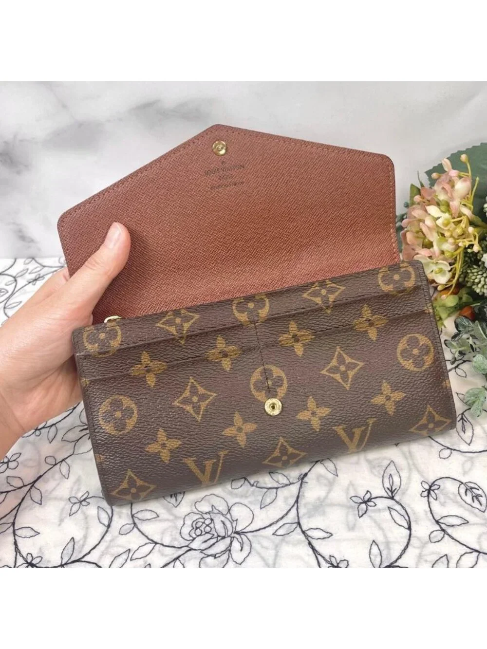 Louis Vuitton Portefeuille Sarah Monogram Wallet